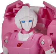 Immagine di TRANSFORMERS KINGDOM ARCEE Toys Generations War for Cybertron: Kingdom Deluxe, WFC-K17 Arcee, Action Figure da 14 cm