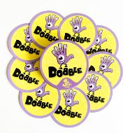 Immagine di DOBBLE Dobble Classic Blister Eco, Versione Mini, Divertente Gioco di Carte per Tutta la Famiglia, 5 mini giochi, 2-8 Giocatori